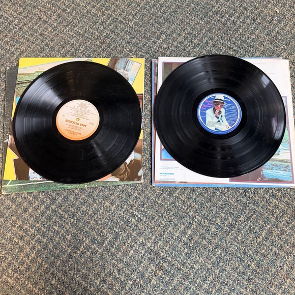 Elton John's Greatest Hits Vinyl Records - Picture 2 of 2
